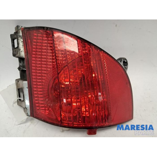 Peugeot - 2008 - Mistachterlicht