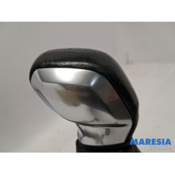 Peugeot - 2008 - Gear stick