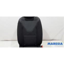 Renault - Clio - Seat, right