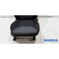 Renault - Clio - Seat, right