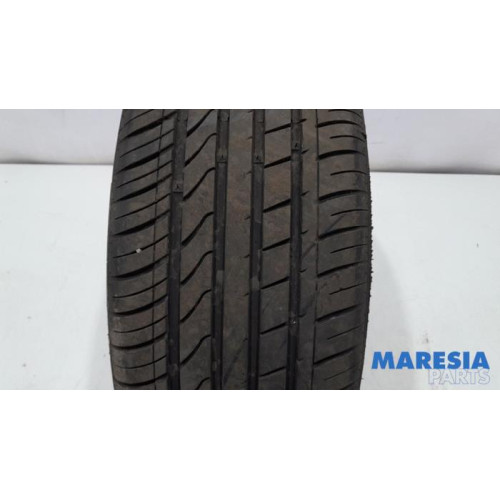 Peugeot - 307 - Tyre