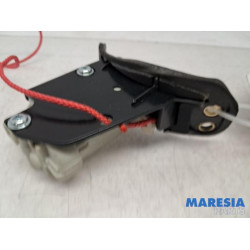 Alfa Romeo - 159 - Tank cap cover switch
