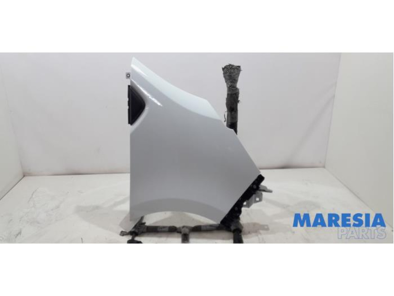 Renault - Trafic - Aile avant droite