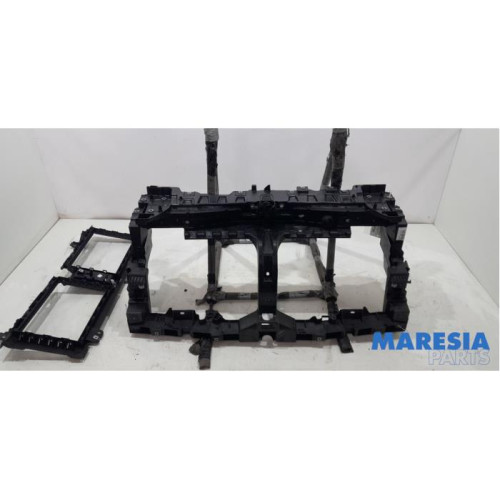 Renault - Trafic - Frontpaneel