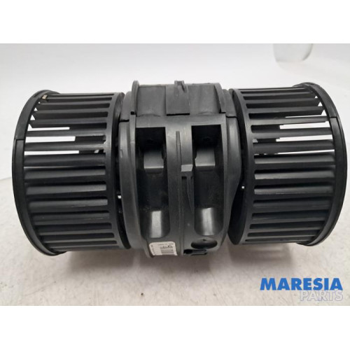 Renault - Grand Scenic - Heating and ventilation fan motor