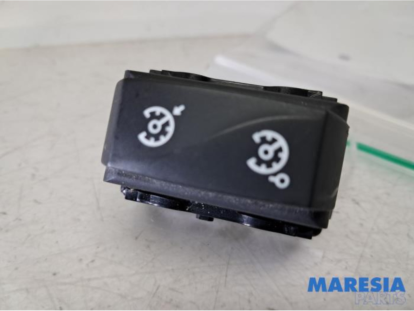 Renault - Grand Scenic - Cruise control switch