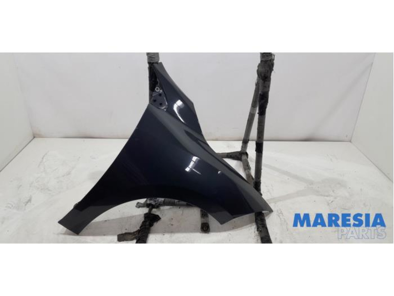 Renault - Megane - Aile avant droite