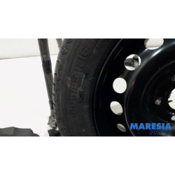 Renault - Megane - Krikset + reservewiel