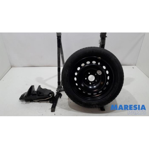 Renault - Megane - Jackkit + spare wheel
