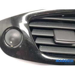 Renault - Grand Scenic - Grille aération tableau de bord