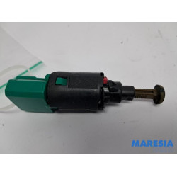 Peugeot - 307 - Brake light switch
