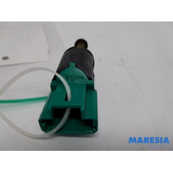 Peugeot - 307 - Brake light switch