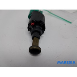 Peugeot - 307 - Brake light switch