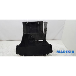 Renault - Megane - Engine protection panel