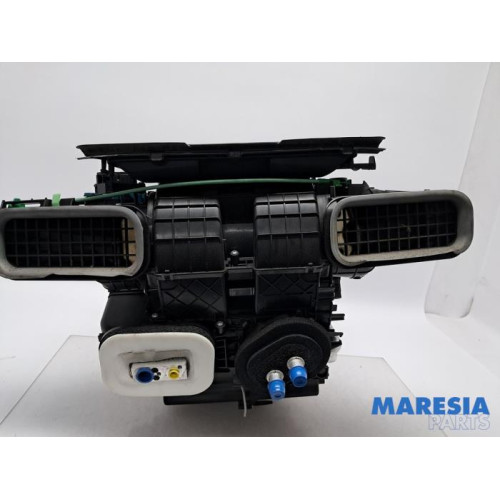 Renault - Megane - Heater housing