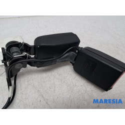 Peugeot - 207 - Insertion ceinture de sécurité arrière centre