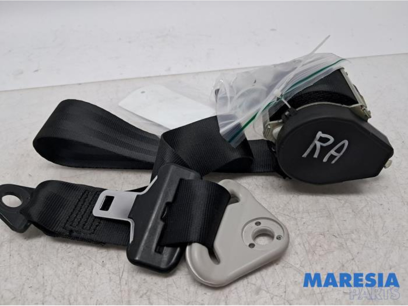 Peugeot - 207 - Rear seatbelt, right