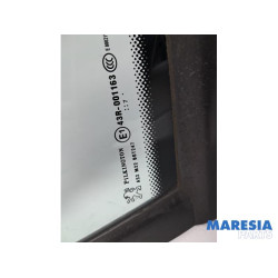 Peugeot - 207 - Vitre triangulaire avant droite