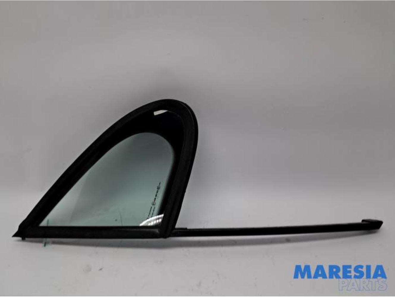 Peugeot - 207 - Vitre triangulaire avant droite