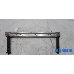 Renault - Megane - Radiator bar