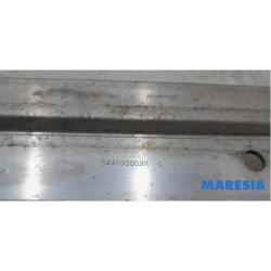 Renault - Megane - Radiator bar