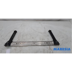 Renault - Megane - Radiator bar