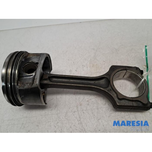 Peugeot - 207 - Drijfstang