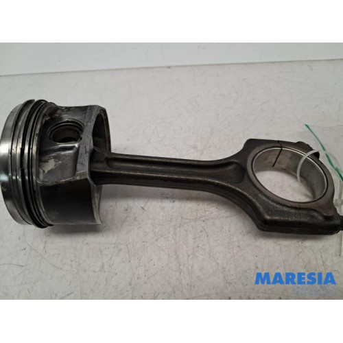 Peugeot - 207 - Drijfstang