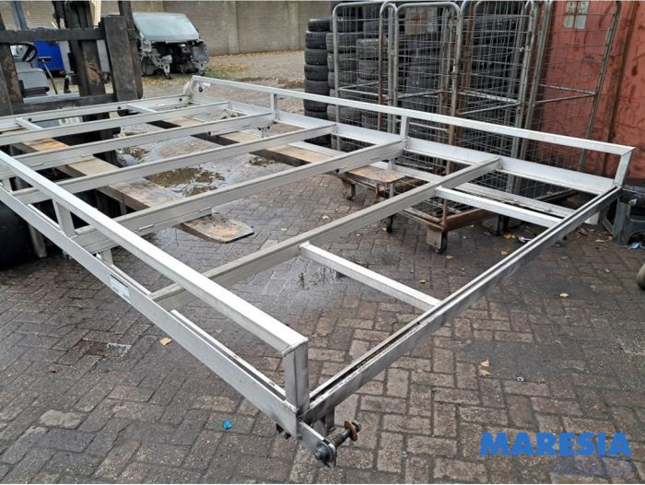 Renault - Trafic - Roof rack