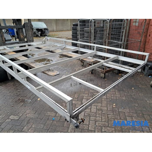 Renault - Trafic - Roof rack