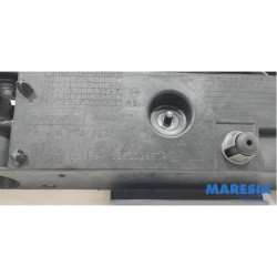 Renault - Clio - Slotplaat voor