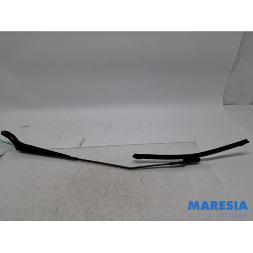 Citroen - C3 - Front wiper arm