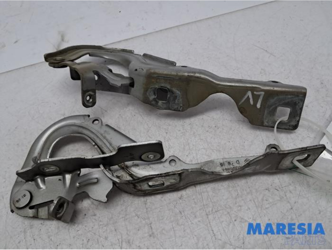 Citroen - C3 - Bonnet Hinge