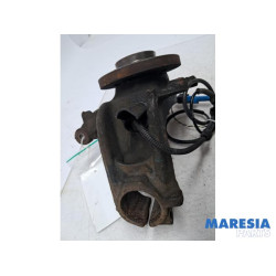 Citroen - C3 - Fusee links-voor