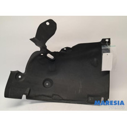 Renault - Megane - Wheel arch liner