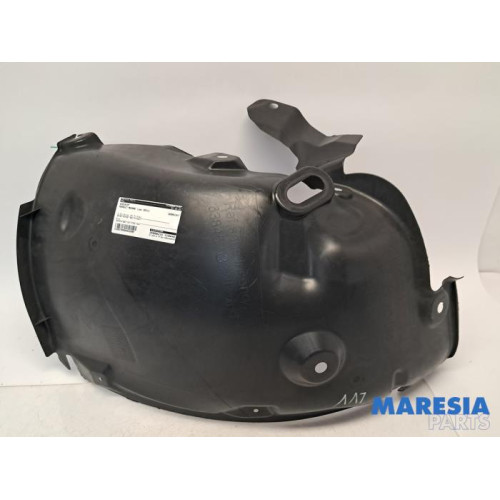 Renault - Megane - Wheel arch liner