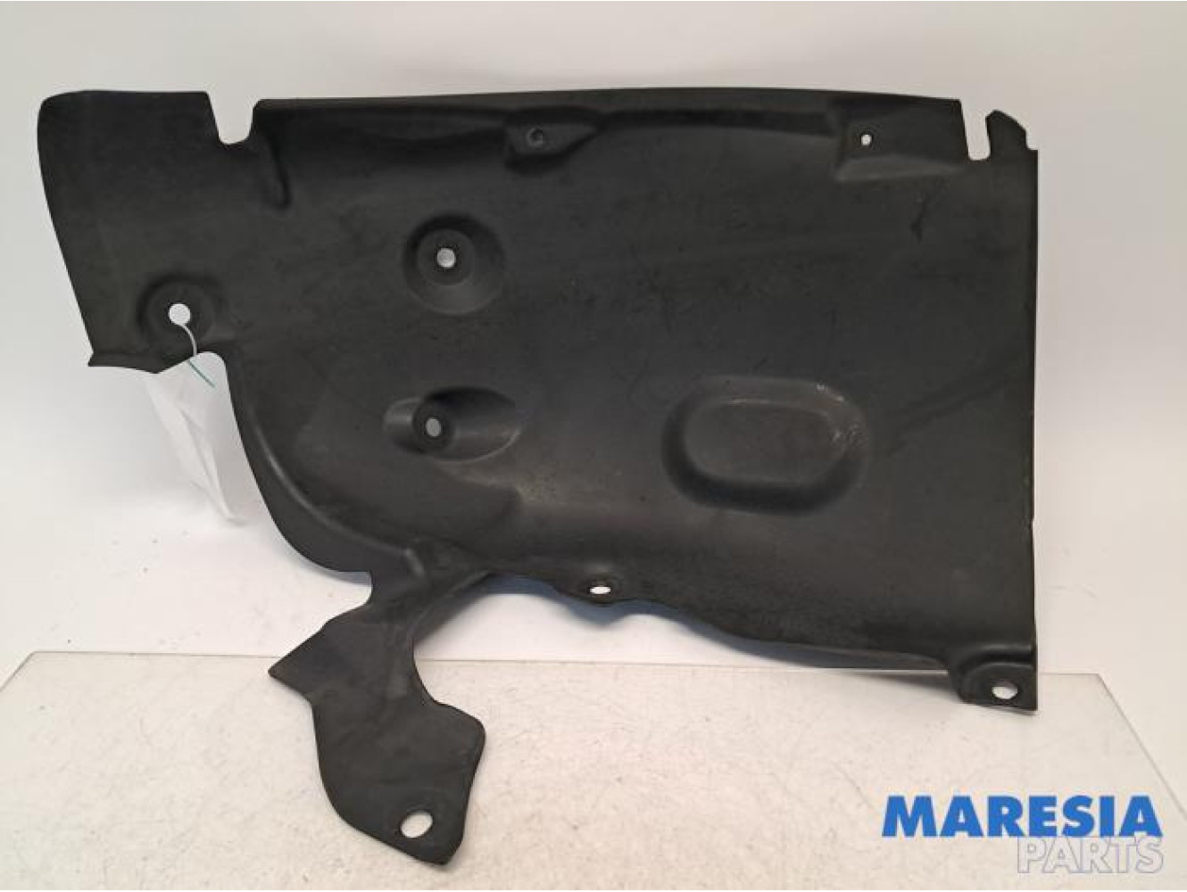 Renault - Megane - Wheel arch liner