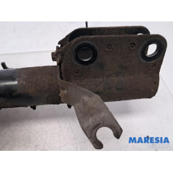 Renault - Megane - Front shock absorber rod, left