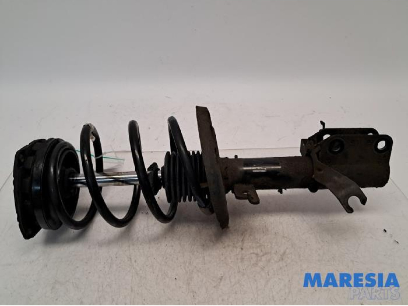 Renault - Megane - Front shock absorber rod, left