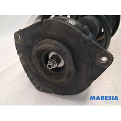 Renault - Megane - Stoßdämpferstrebe rechts vorne