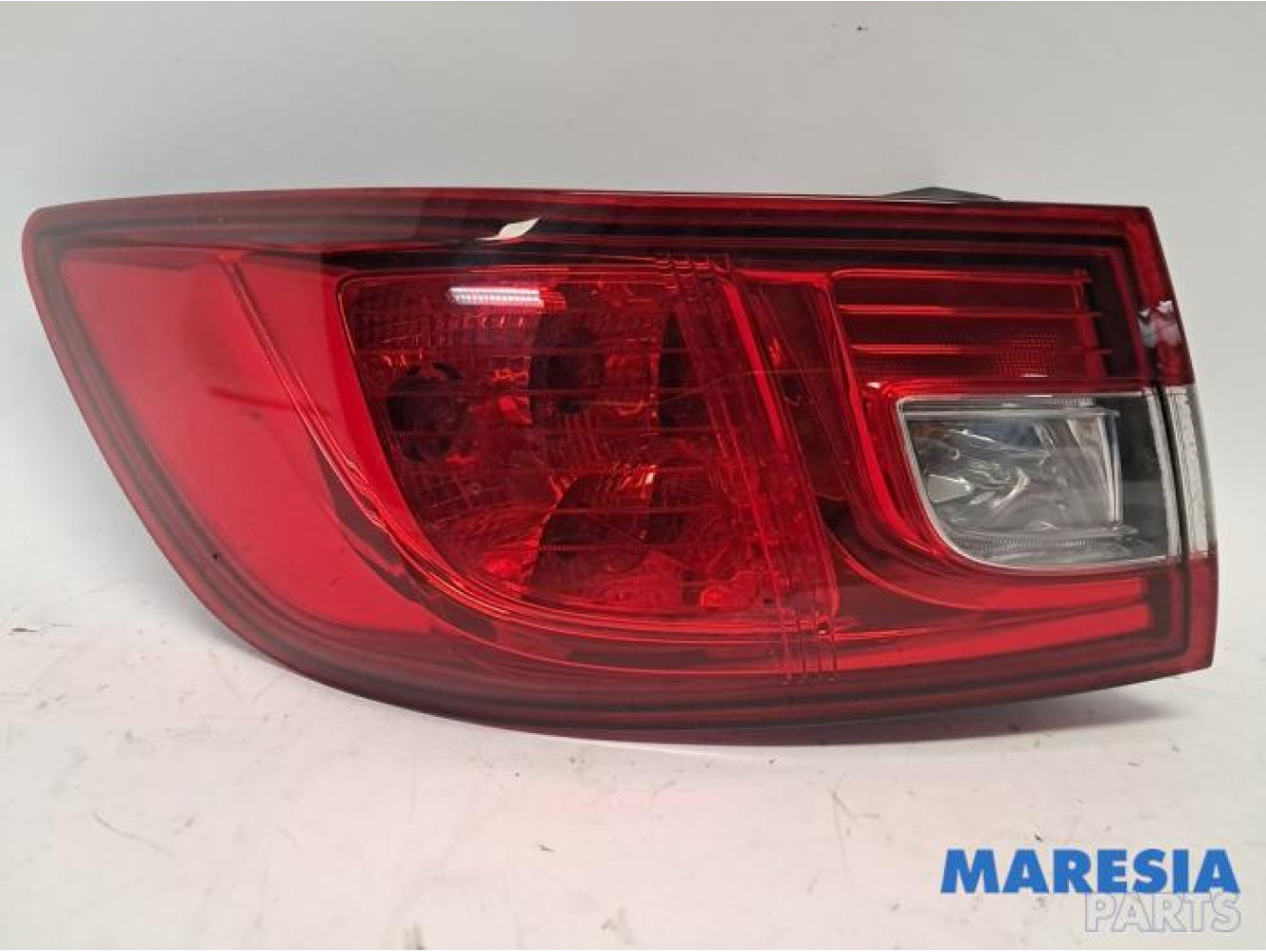 Renault - Clio - Feu arrière gauche