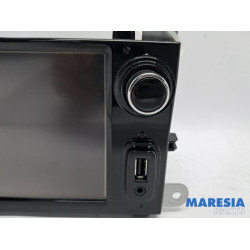 Renault - Clio - Regelunit Multi Media