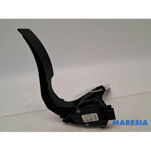 Renault - Clio - Gaspedaal