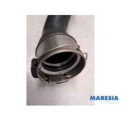 Opel - Vivaro - Tube intercooler