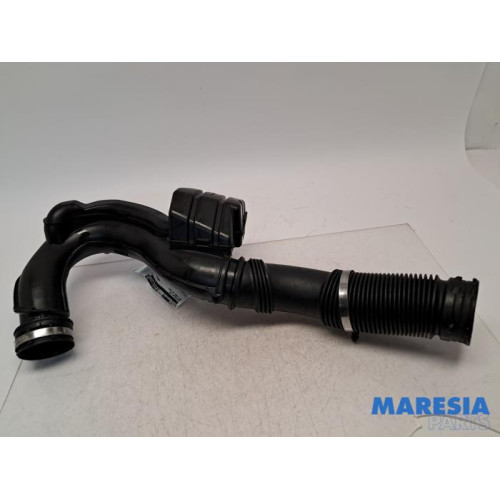 Opel - Vivaro - Air intake hose