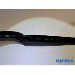 Opel - Vivaro - Scheibenwischerarm vorne