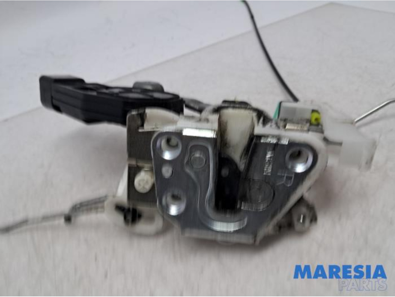 Peugeot - 107 - Serrure portière mécanique 4portes avant droite