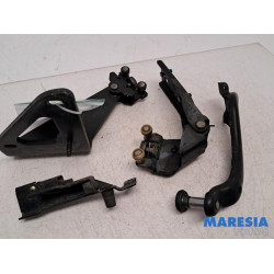 Opel - Vivaro - Schiebetürrolle rechts