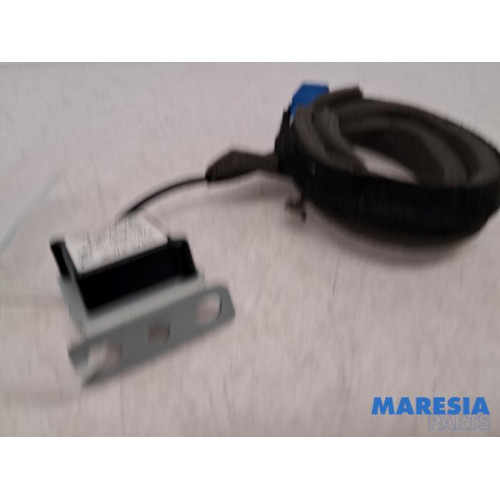 Renault - Clio - GPS Antenne