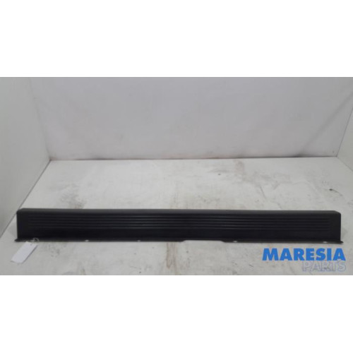 Renault - Trafic - Achterbumper